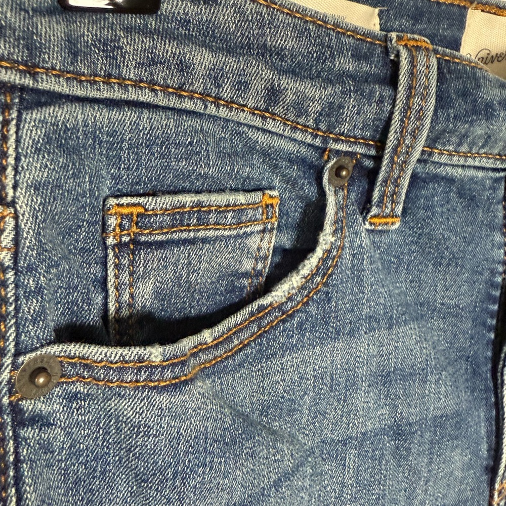 Universal Thread Blue Denim High Rise Jeans - Picture 3 of 6